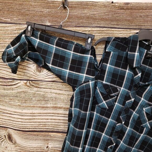 "Torrid" Woman's open shoulder Long sleeve shirt Size:3 plaid preo-owned - Picture 2 of 8